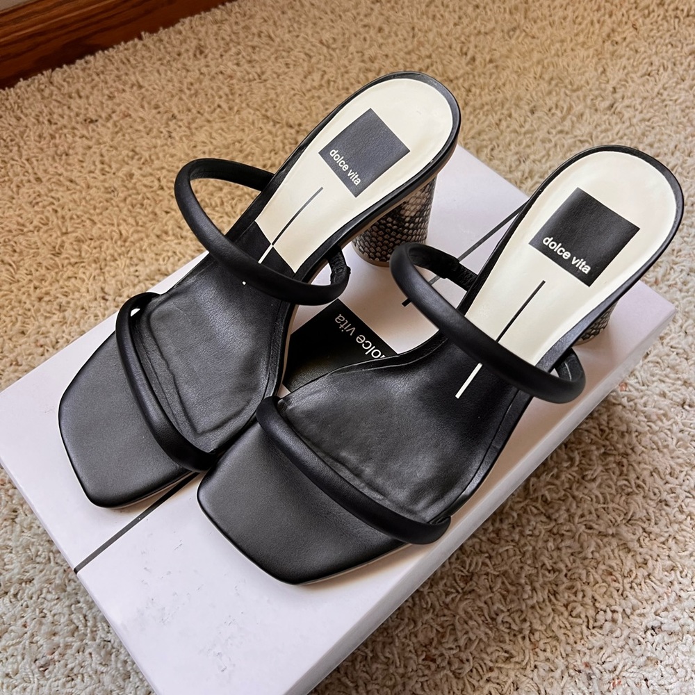 Dolce Vita Noles - black leather; size 6.5